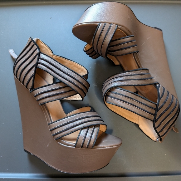 L.A.M.B Bernadette Leather Wedge W7.5 - Picture 3 of 8